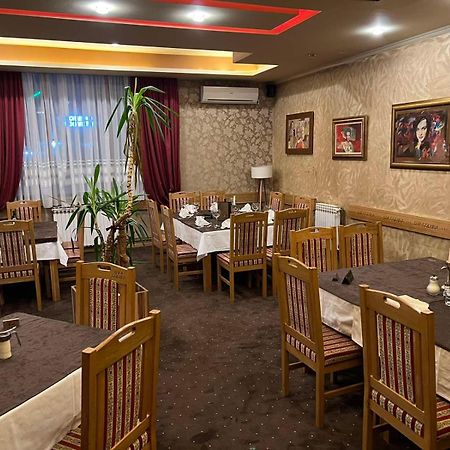 Hotel Dva Goluba 帕莱 外观 照片