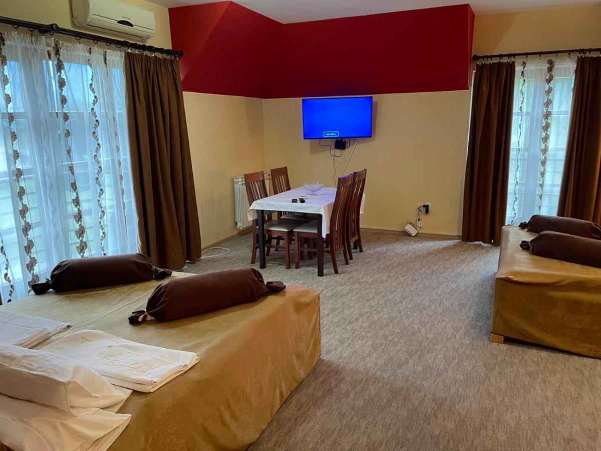 Hotel Dva Goluba 帕莱 外观 照片