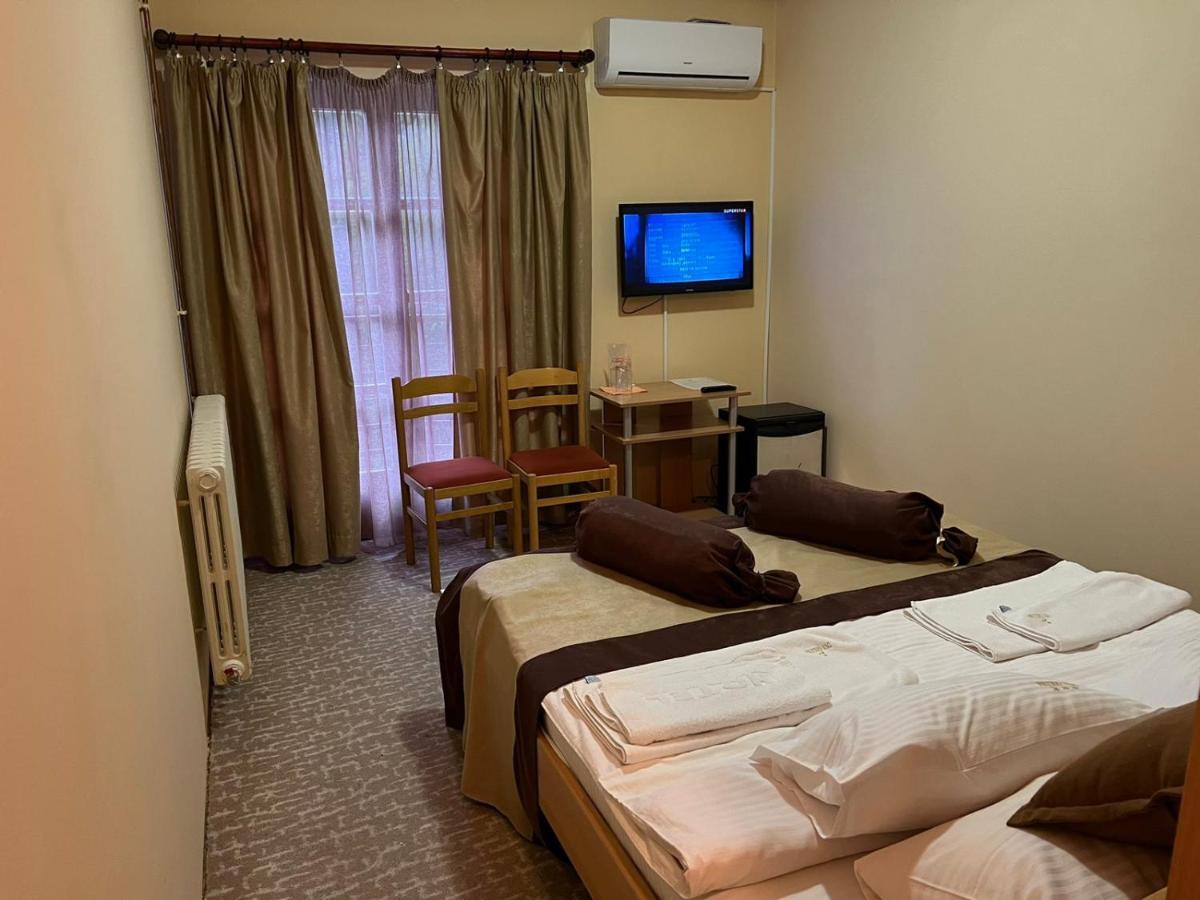 Hotel Dva Goluba 帕莱 外观 照片