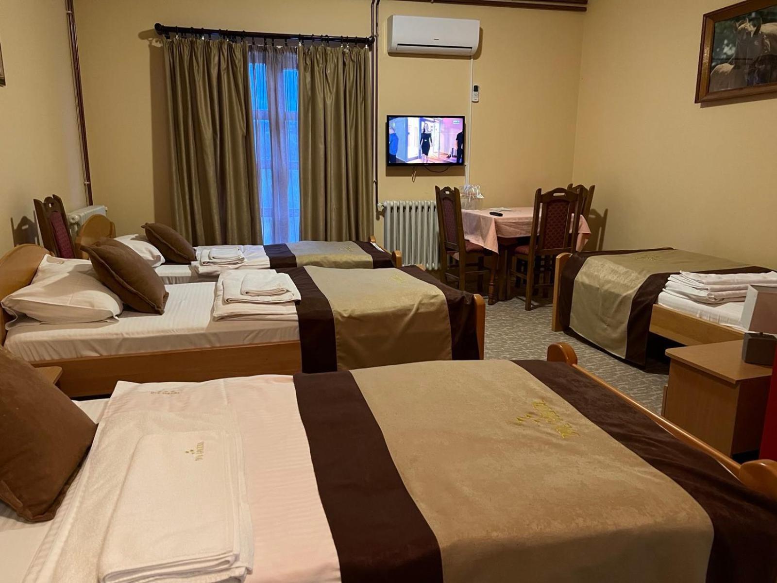 Hotel Dva Goluba 帕莱 外观 照片