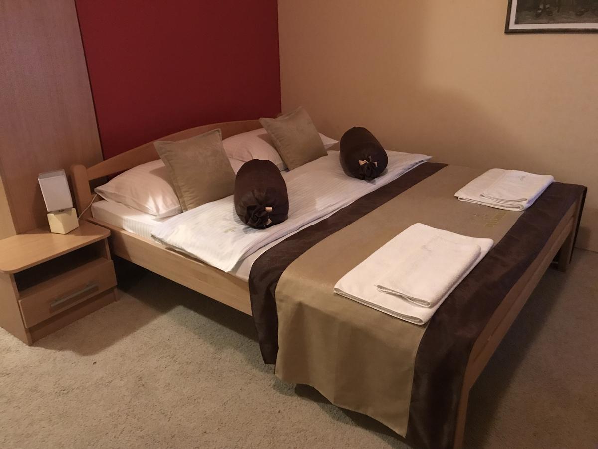 Hotel Dva Goluba 帕莱 外观 照片