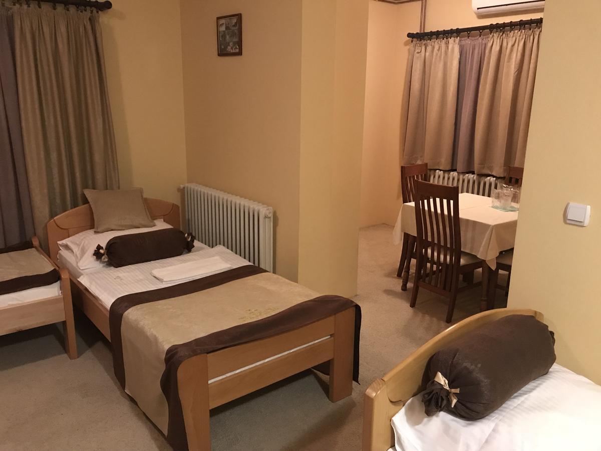 Hotel Dva Goluba 帕莱 外观 照片