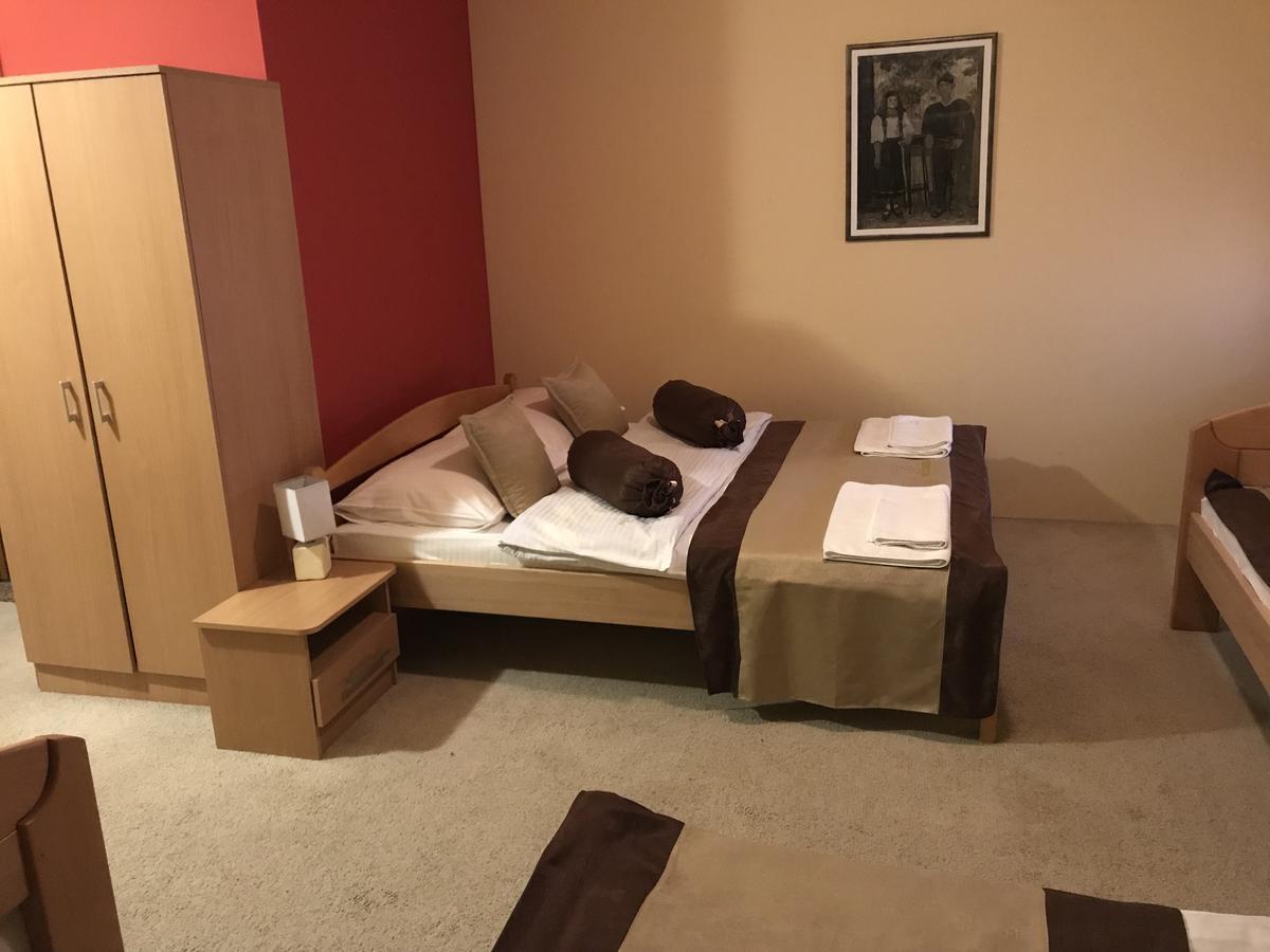 Hotel Dva Goluba 帕莱 外观 照片