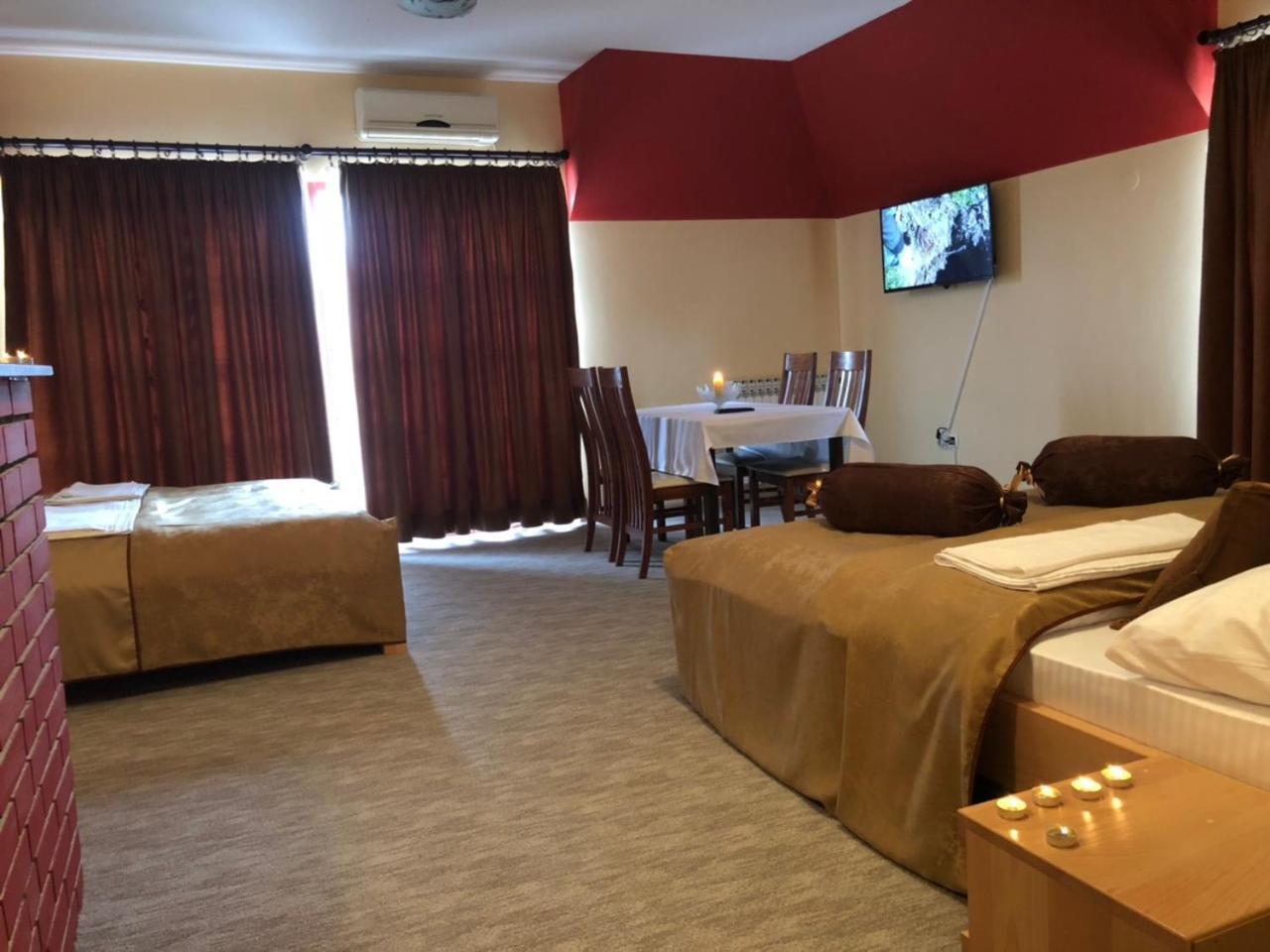 Hotel Dva Goluba 帕莱 外观 照片