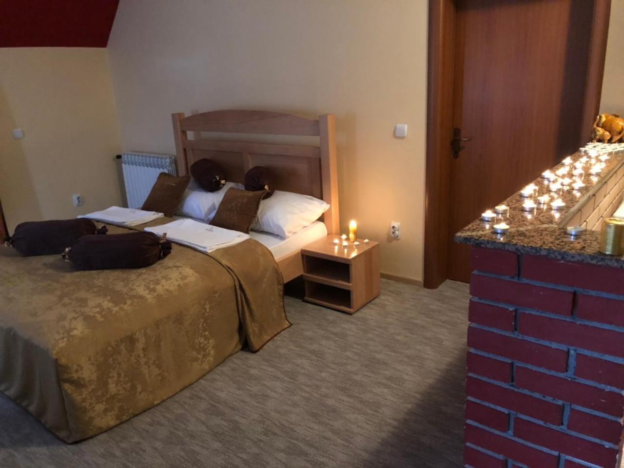 Hotel Dva Goluba 帕莱 外观 照片